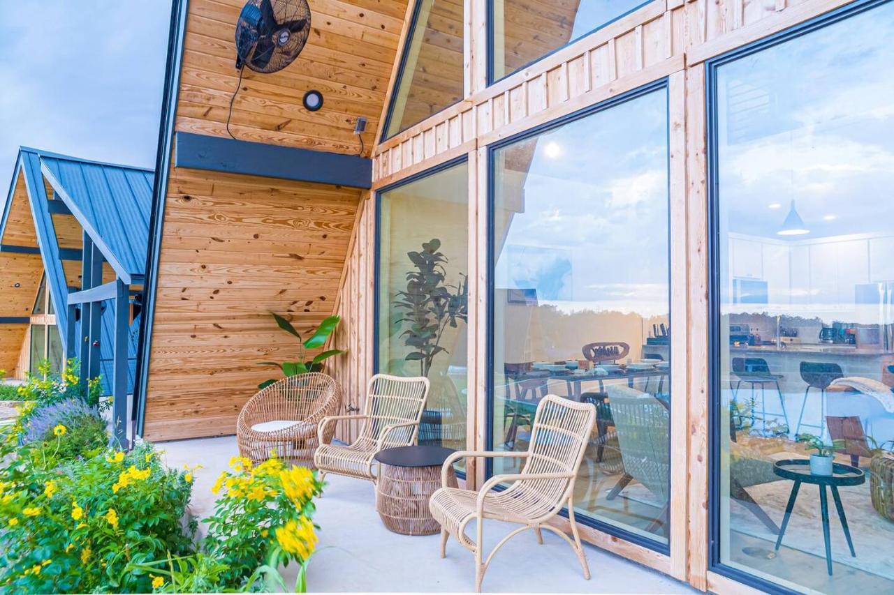 Gruene Daze Chalet - Stylish Aframe - Escape The Ordinary ニューブラウンフェルズ エクステリア 写真